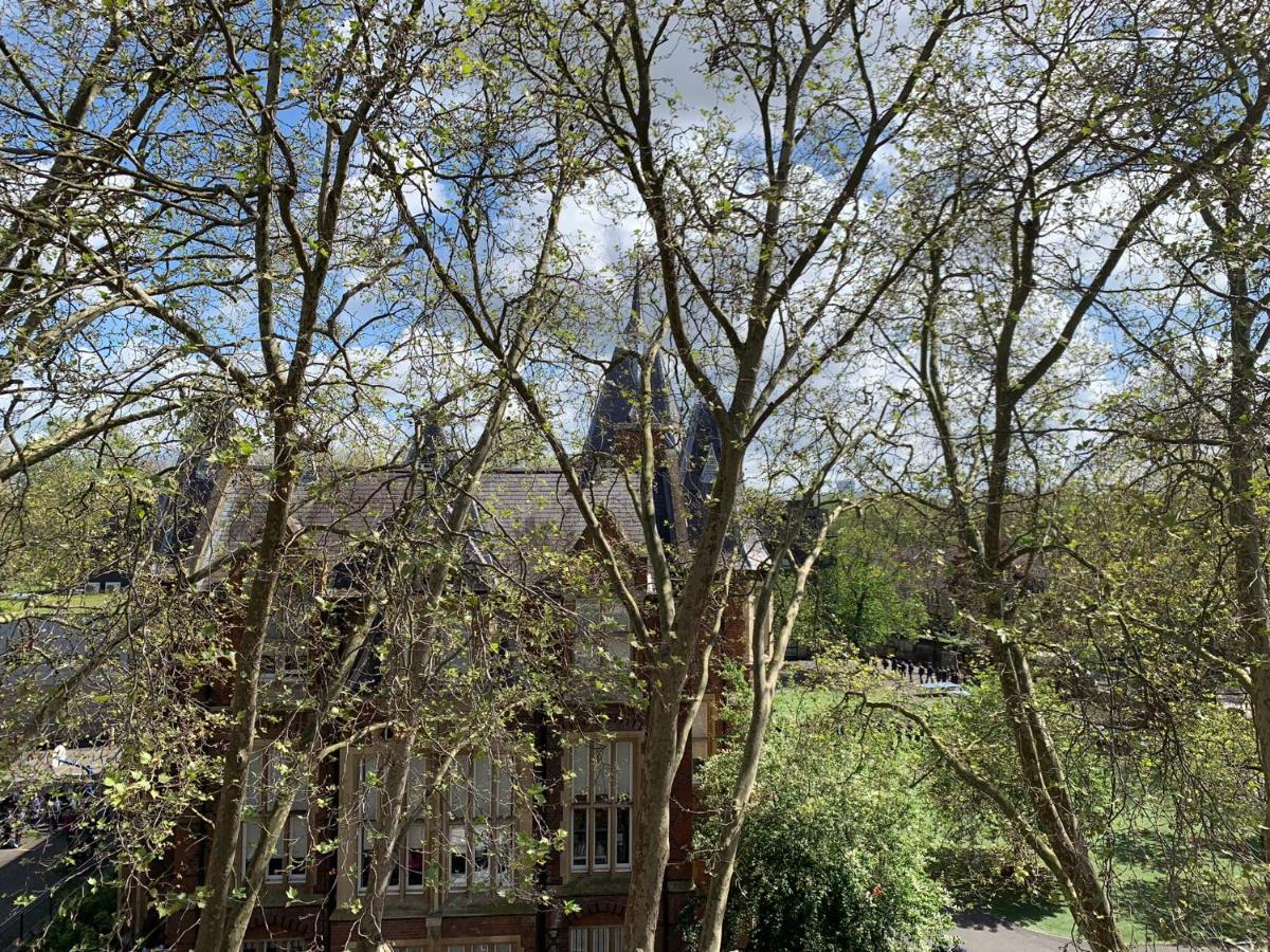 Appartamento Lovely In Victoria Park Village *